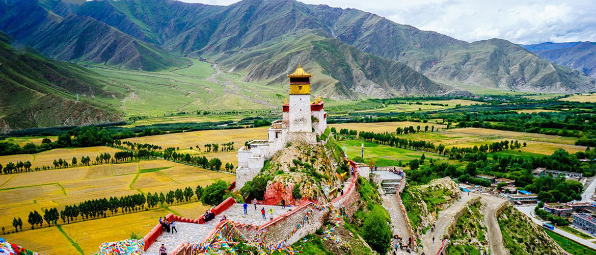 Yumbulagang Palace in Tibet, located top of the world. Photo: File
